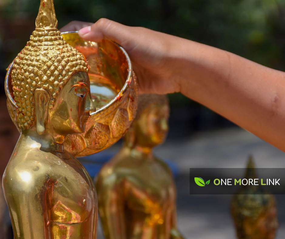 สรงน้ำพระ (วันสงกรานต์)